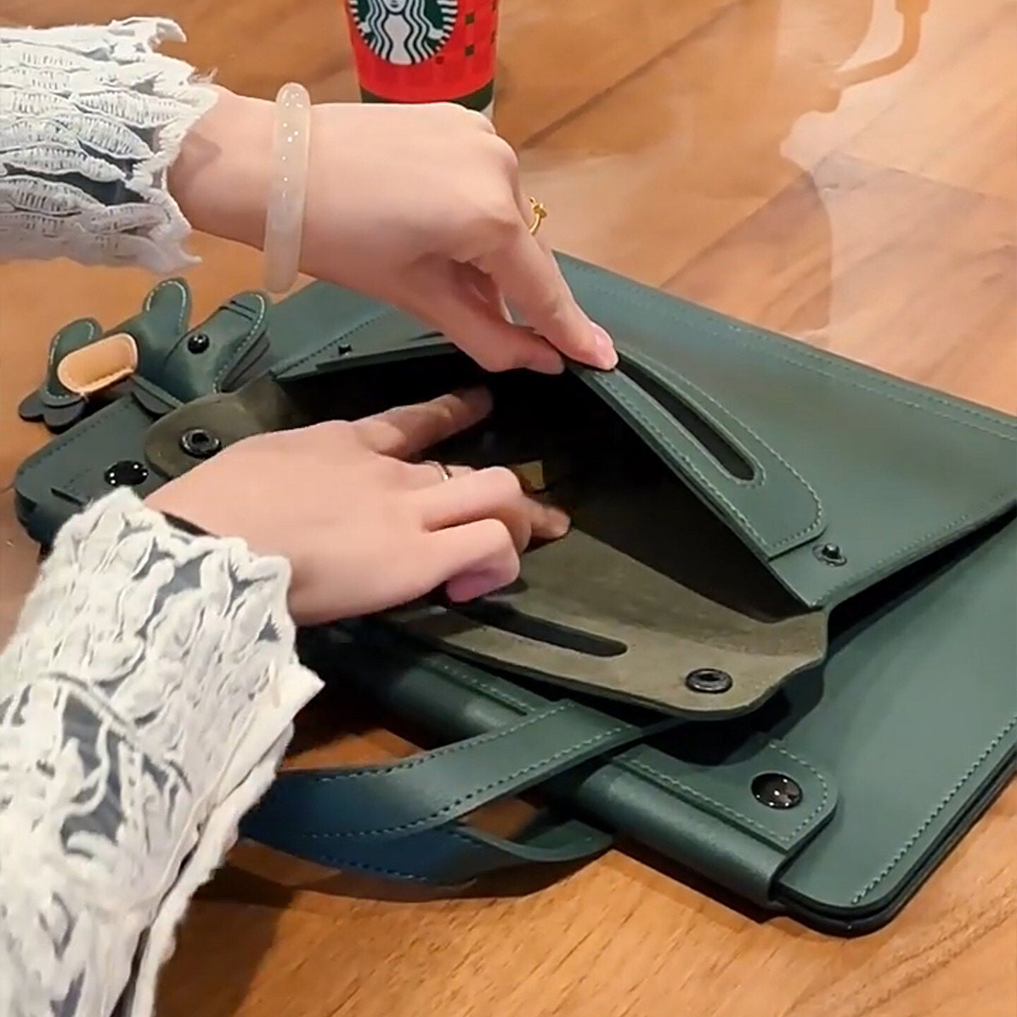 Divelic™ Luxury High-end Laptop Bag